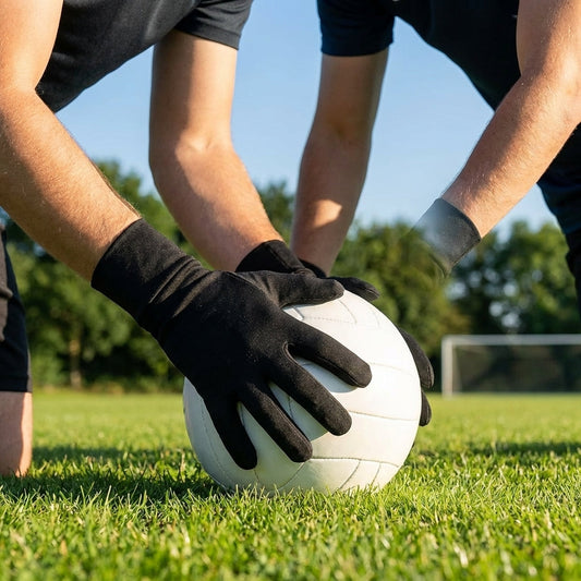 Black goalkeeper gloves with latex palms for football use