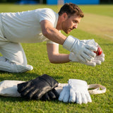 Leather wicket keeping gloves for cricket in 4 sizes - product detail