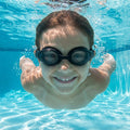 Kids' swimming goggles in vibrant colours with anti-fog and UV protection